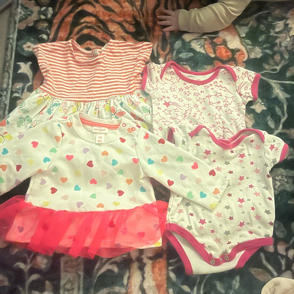 4pc baby girl clothing lot size 3-6 mo and 6 mo